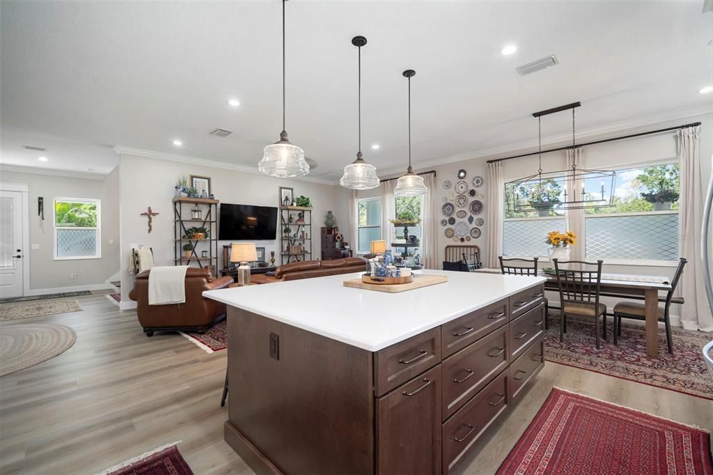 На продажу: $1,500,000 (5 спален, 3 ванн, 3318 Квадратных фут)