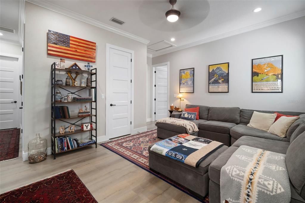 На продажу: $1,500,000 (5 спален, 3 ванн, 3318 Квадратных фут)