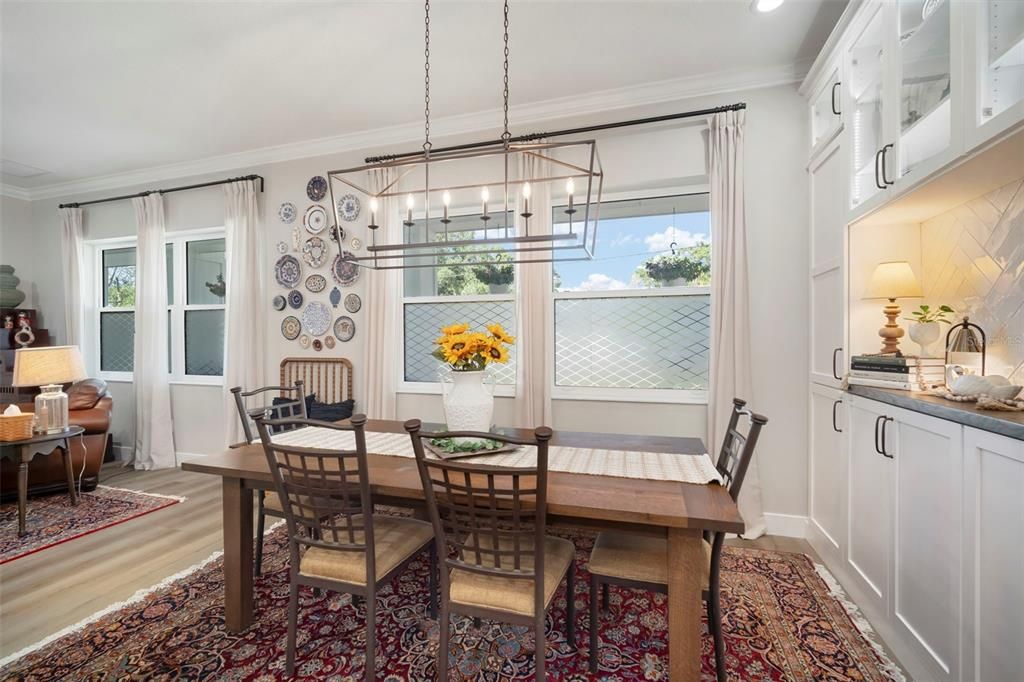 На продажу: $1,500,000 (5 спален, 3 ванн, 3318 Квадратных фут)