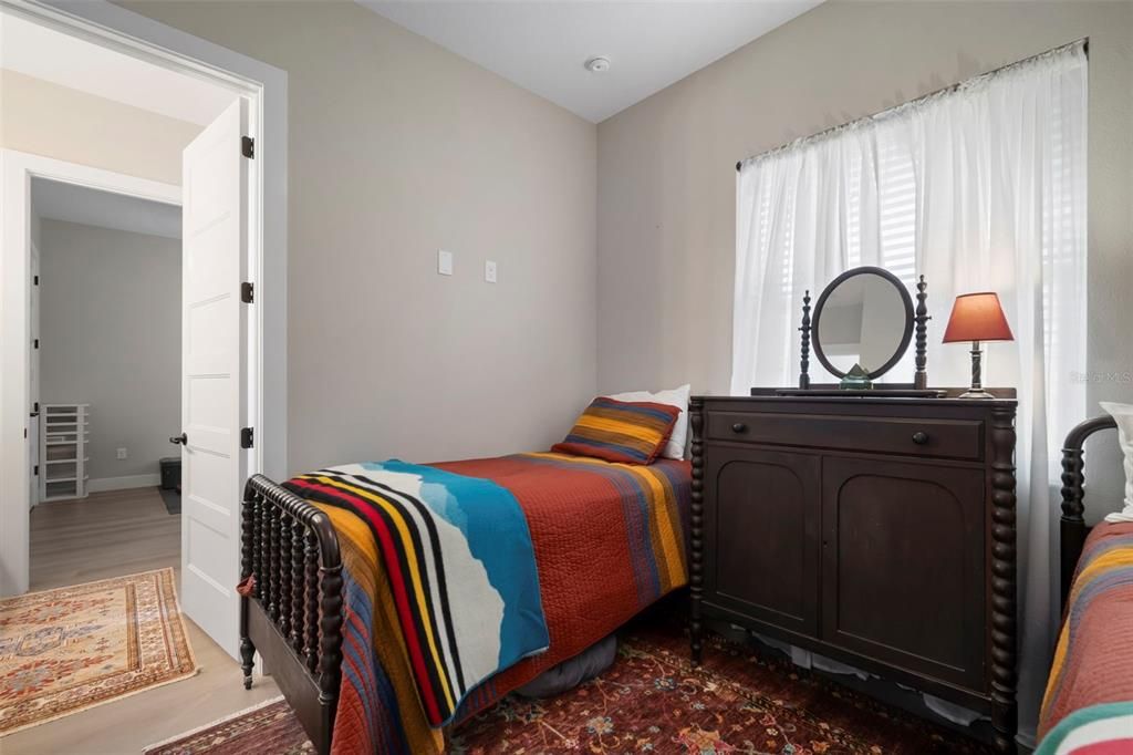 На продажу: $1,500,000 (5 спален, 3 ванн, 3318 Квадратных фут)