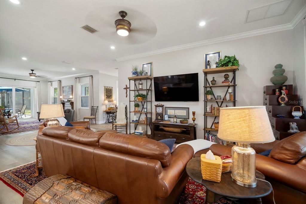 На продажу: $1,500,000 (5 спален, 3 ванн, 3318 Квадратных фут)