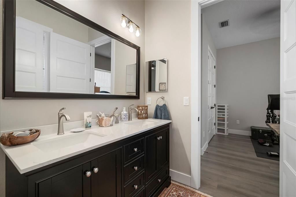 На продажу: $1,500,000 (5 спален, 3 ванн, 3318 Квадратных фут)