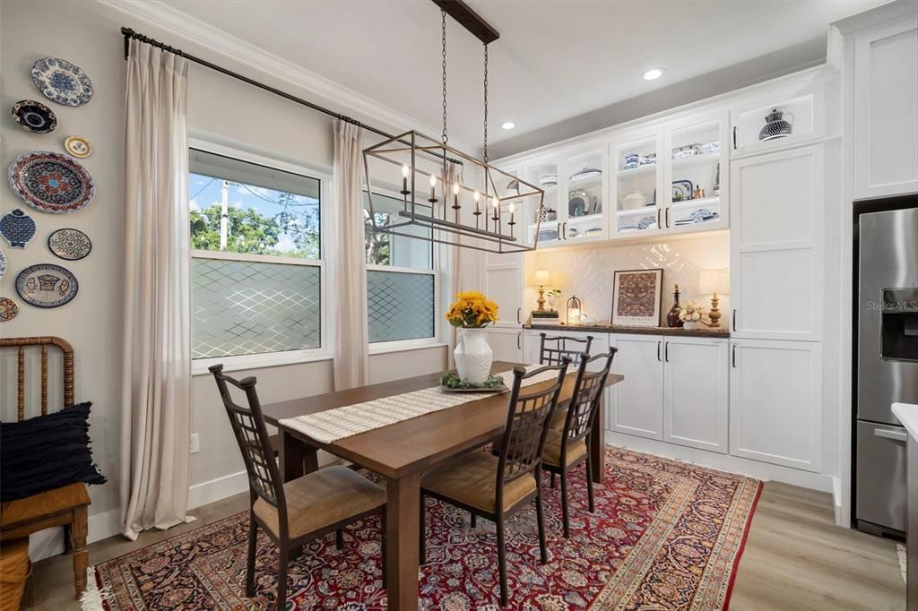 На продажу: $1,500,000 (5 спален, 3 ванн, 3318 Квадратных фут)