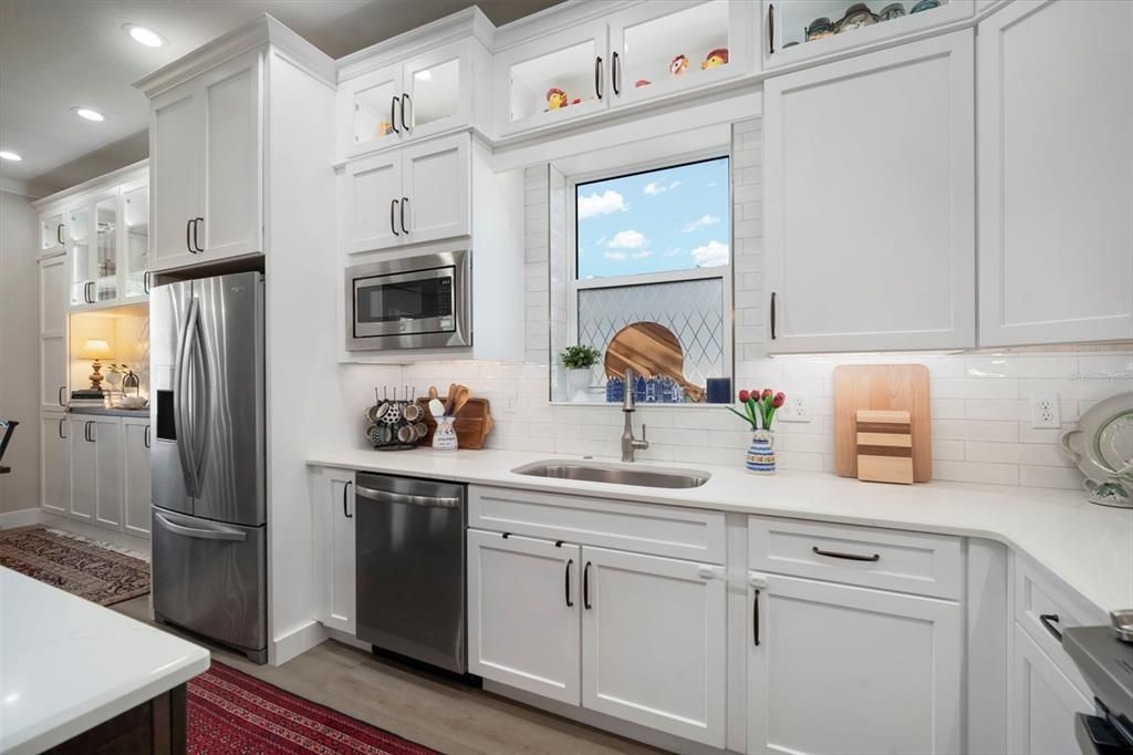 На продажу: $1,500,000 (5 спален, 3 ванн, 3318 Квадратных фут)