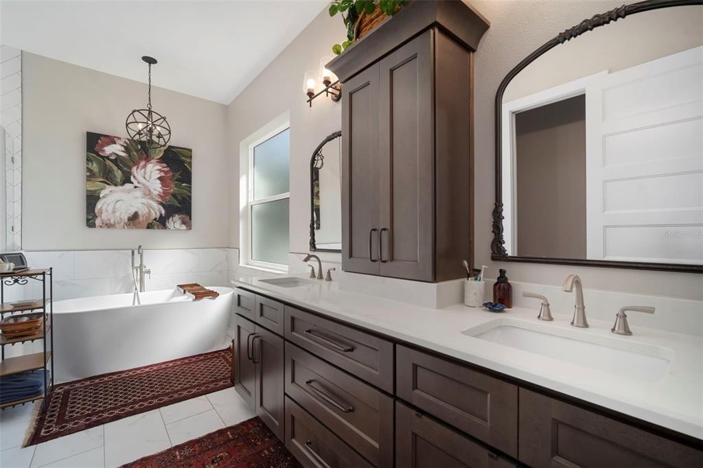 На продажу: $1,500,000 (5 спален, 3 ванн, 3318 Квадратных фут)