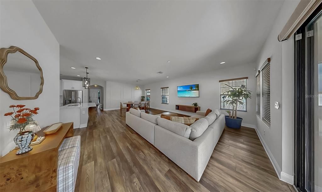 Active With Contract: $439,000 (4 beds, 2 baths, 2100 Square Feet)