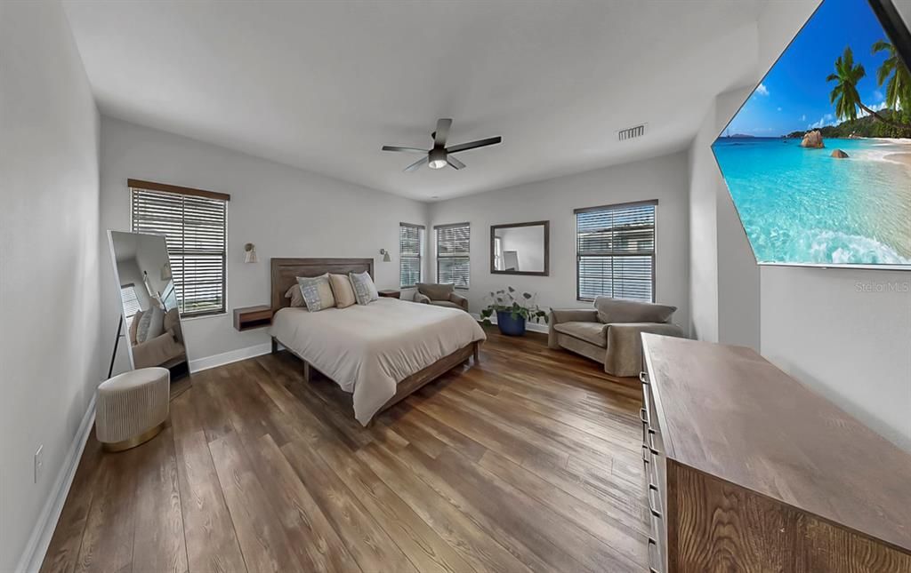 Active With Contract: $439,000 (4 beds, 2 baths, 2100 Square Feet)