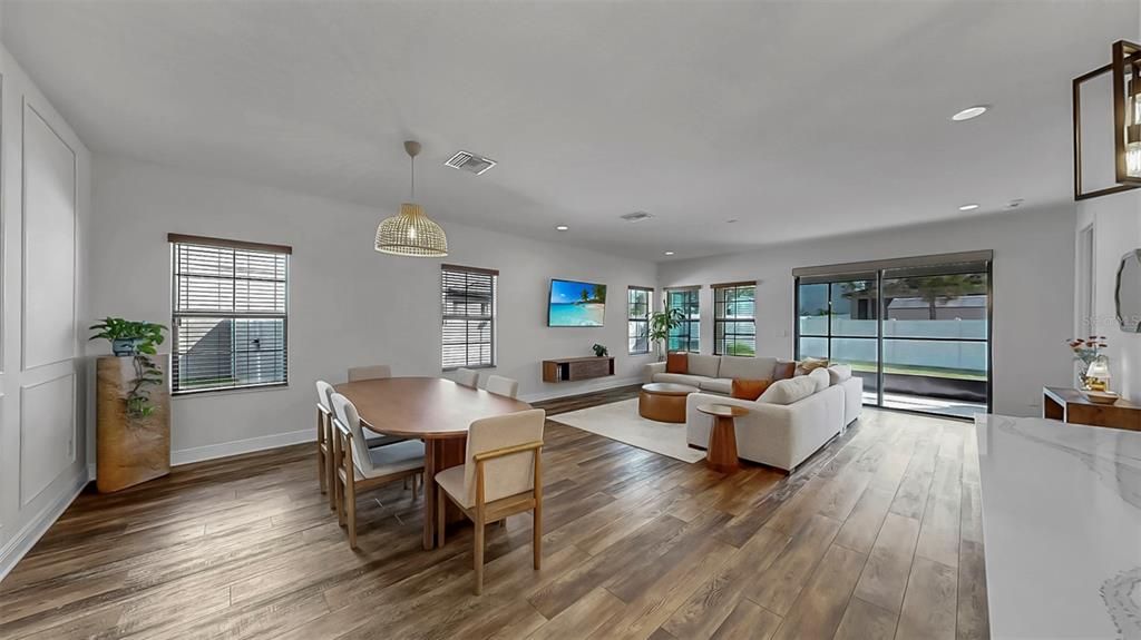 Active With Contract: $439,000 (4 beds, 2 baths, 2100 Square Feet)