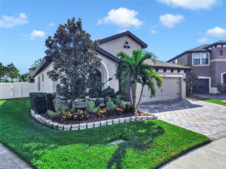 Active With Contract: $439,000 (4 beds, 2 baths, 2100 Square Feet)