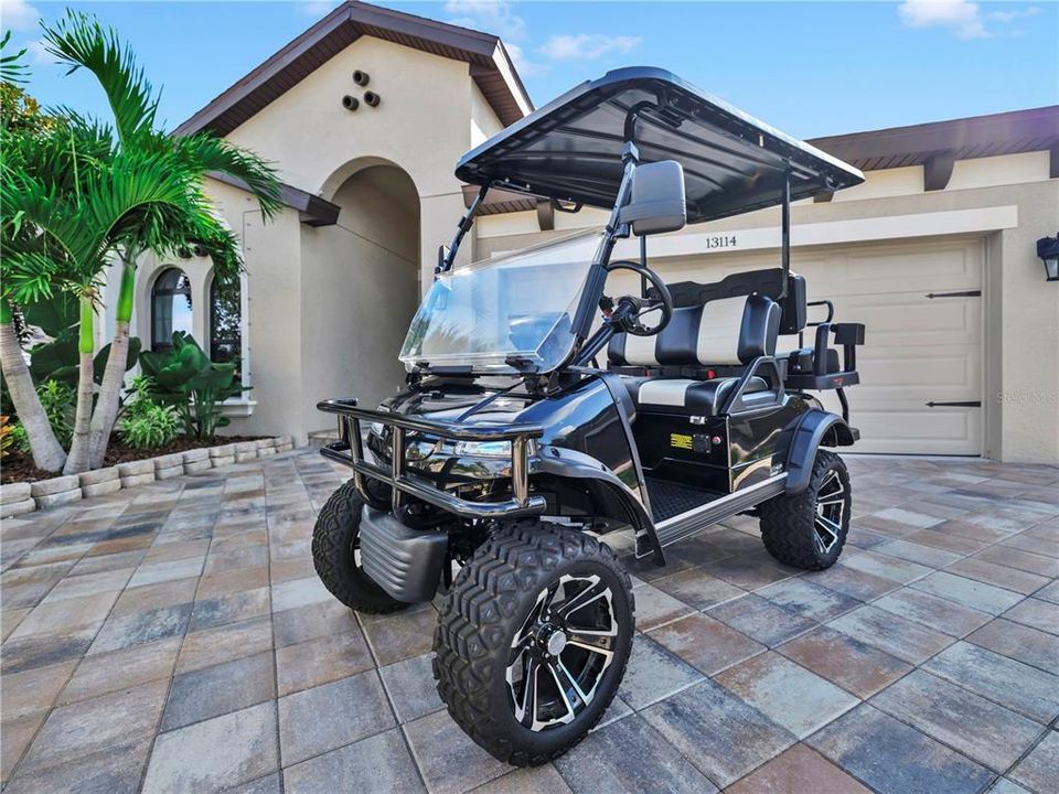 Active With Contract: $439,000 (4 beds, 2 baths, 2100 Square Feet)