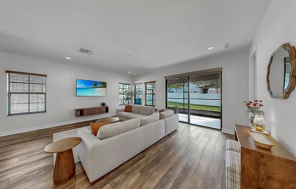 Active With Contract: $439,000 (4 beds, 2 baths, 2100 Square Feet)