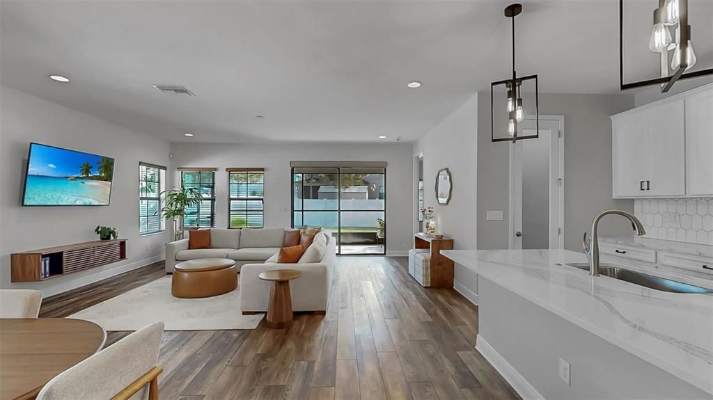 Active With Contract: $439,000 (4 beds, 2 baths, 2100 Square Feet)