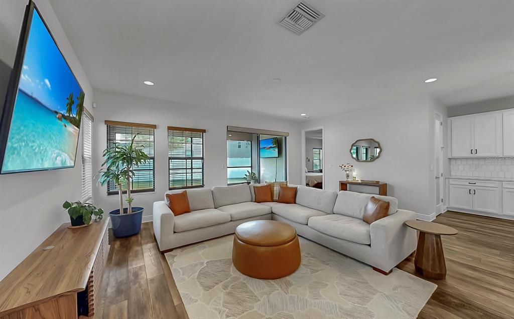 Active With Contract: $439,000 (4 beds, 2 baths, 2100 Square Feet)
