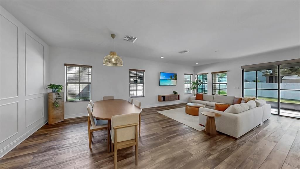 Active With Contract: $439,000 (4 beds, 2 baths, 2100 Square Feet)