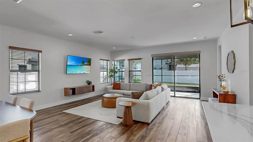 Active With Contract: $439,000 (4 beds, 2 baths, 2100 Square Feet)