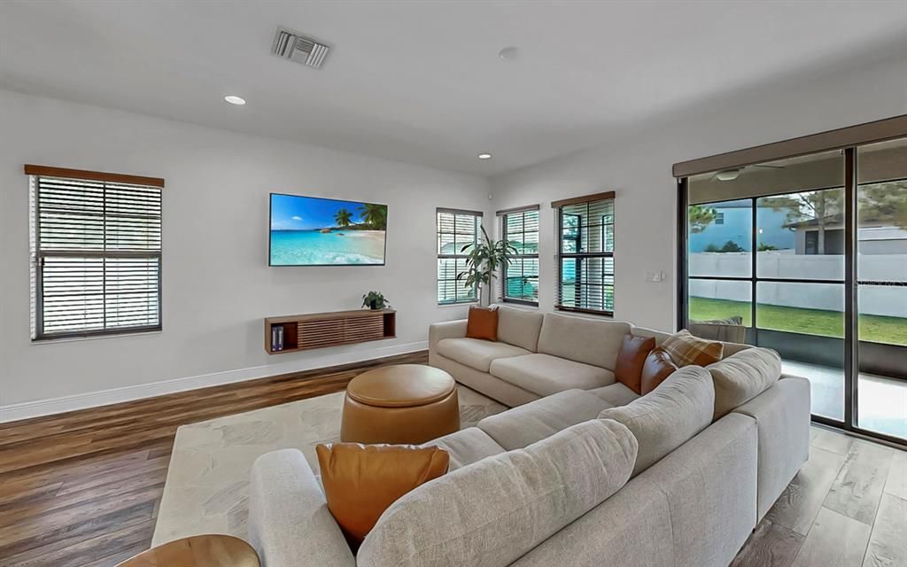 Active With Contract: $439,000 (4 beds, 2 baths, 2100 Square Feet)