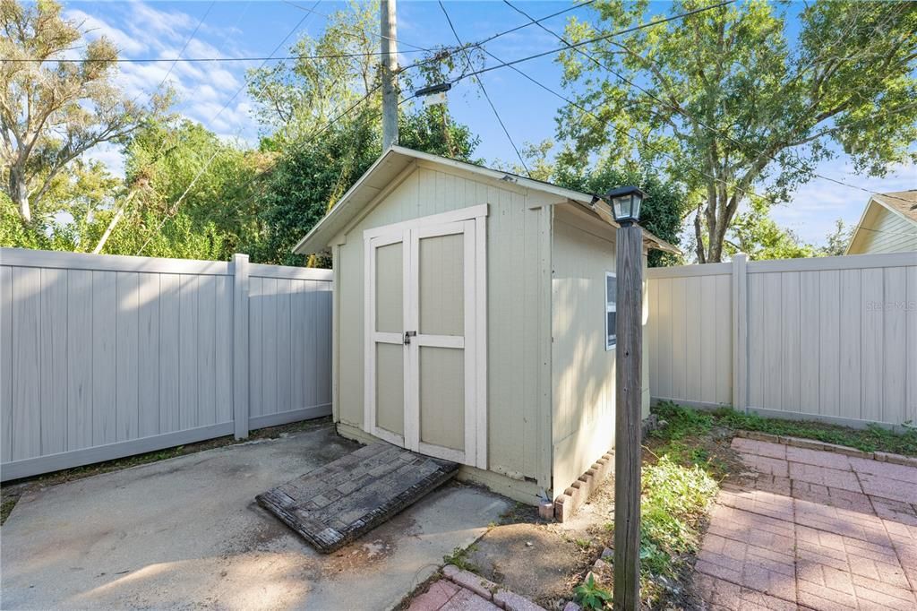 For Sale: $465,000 (4 beds, 2 baths, 1944 Square Feet)