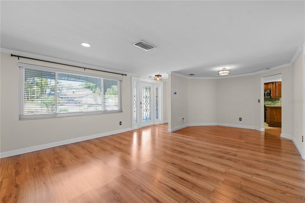 For Sale: $465,000 (4 beds, 2 baths, 1944 Square Feet)