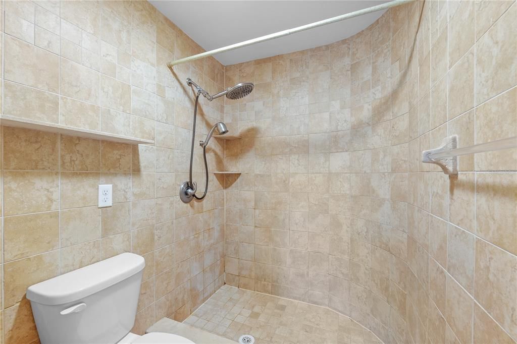 For Sale: $465,000 (4 beds, 2 baths, 1944 Square Feet)