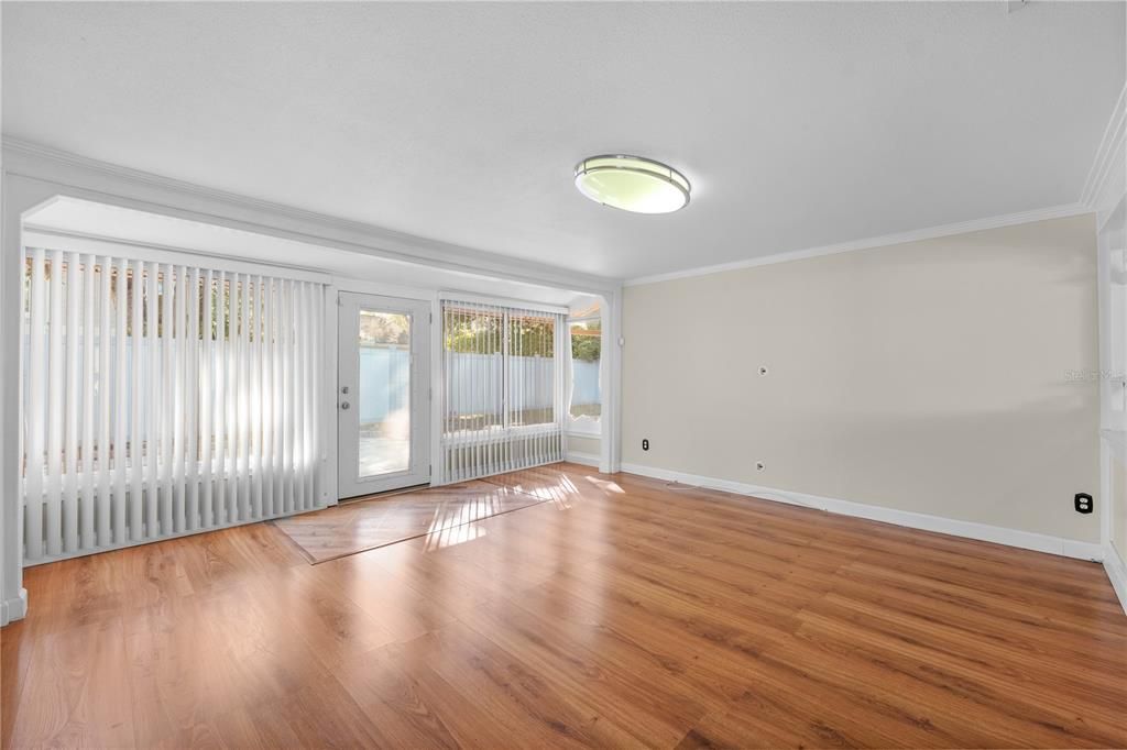 For Sale: $465,000 (4 beds, 2 baths, 1944 Square Feet)