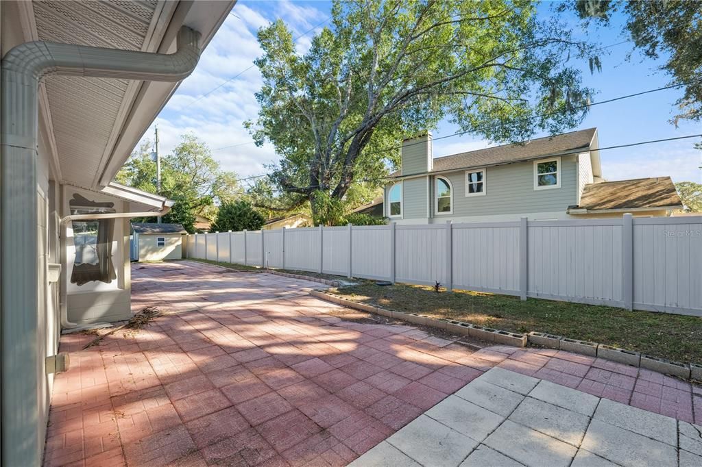 For Sale: $465,000 (4 beds, 2 baths, 1944 Square Feet)