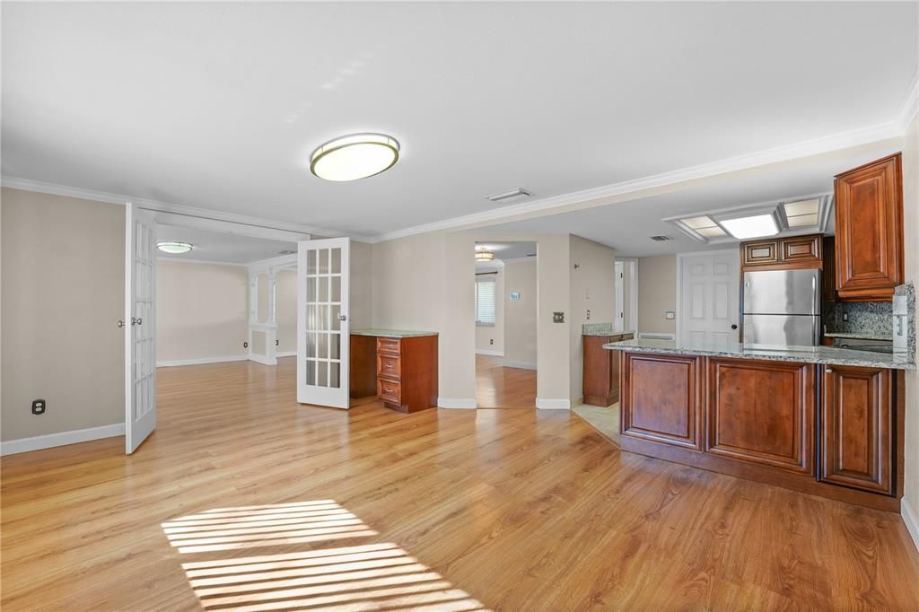 For Sale: $465,000 (4 beds, 2 baths, 1944 Square Feet)