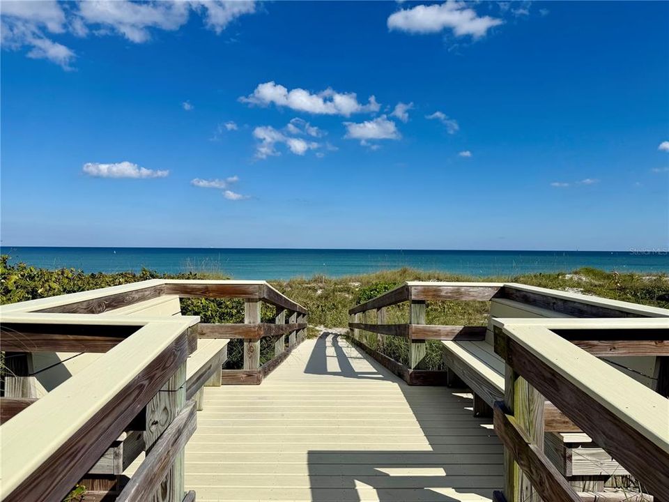 На продажу: $549,000 (2 спален, 2 ванн, 1165 Квадратных фут)