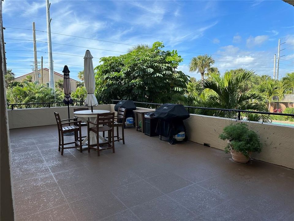 На продажу: $549,000 (2 спален, 2 ванн, 1165 Квадратных фут)