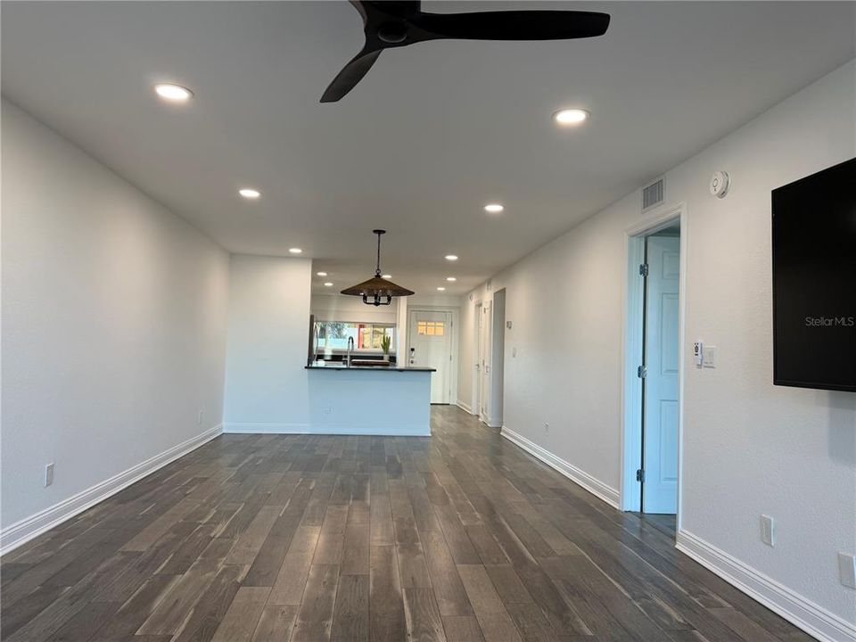 На продажу: $549,000 (2 спален, 2 ванн, 1165 Квадратных фут)