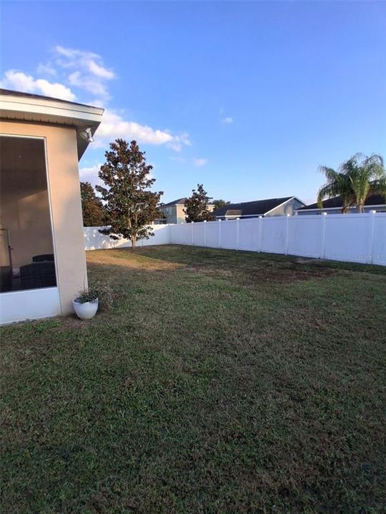 For Sale: $305,000 (4 beds, 2 baths, 1904 Square Feet)