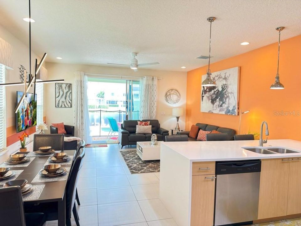 For Sale: $339,000 (3 beds, 3 baths, 1512 Square Feet)