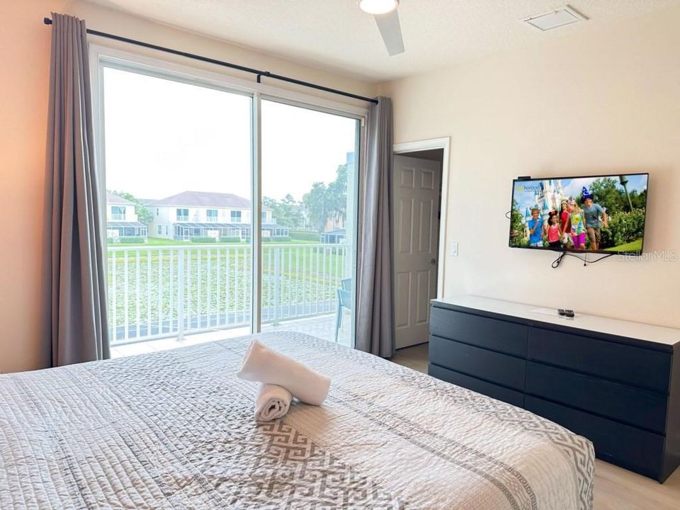 For Sale: $339,000 (3 beds, 3 baths, 1512 Square Feet)