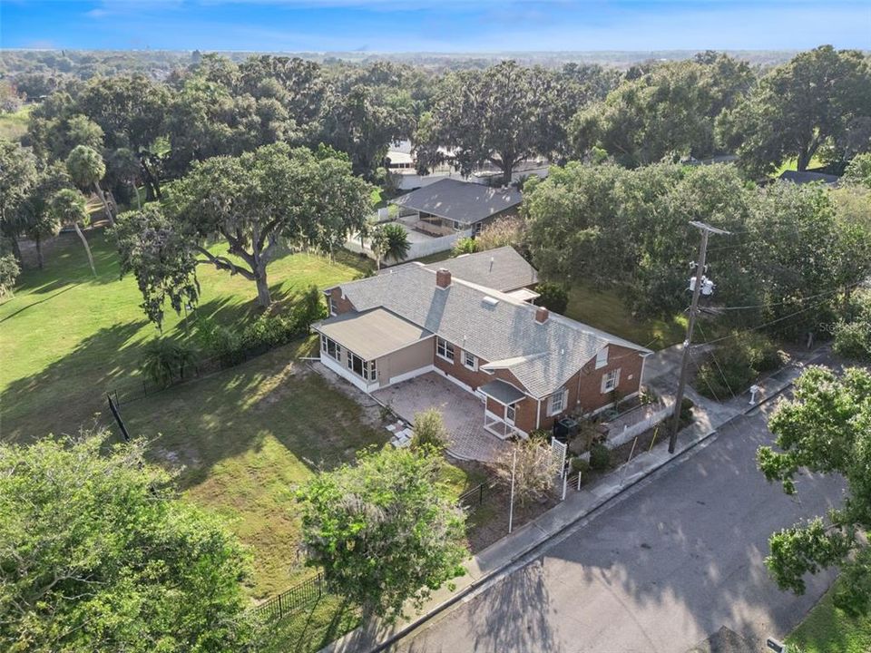 合同活跃: $475,000 (3 贝兹, 2 浴室, 2250 平方英尺)