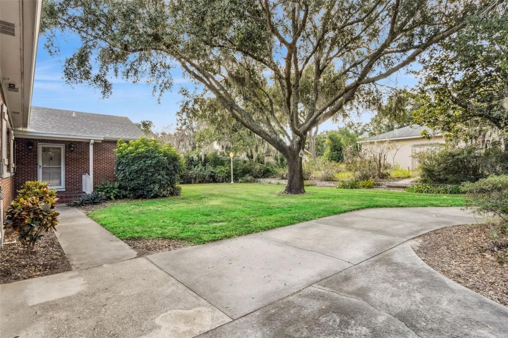 合同活跃: $475,000 (3 贝兹, 2 浴室, 2250 平方英尺)