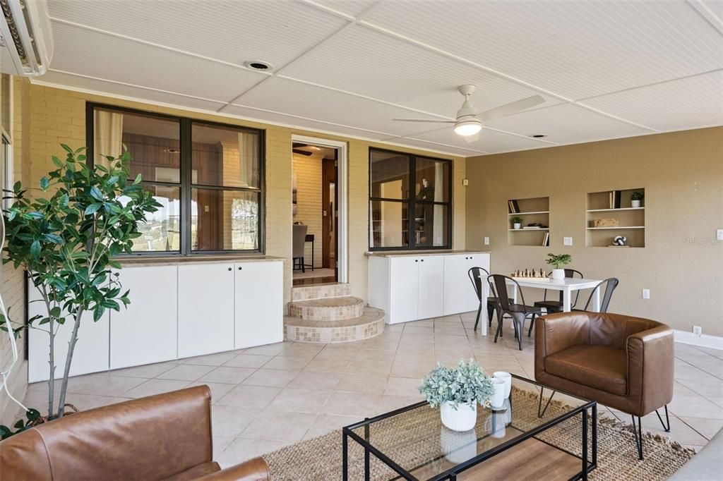 合同活跃: $475,000 (3 贝兹, 2 浴室, 2250 平方英尺)