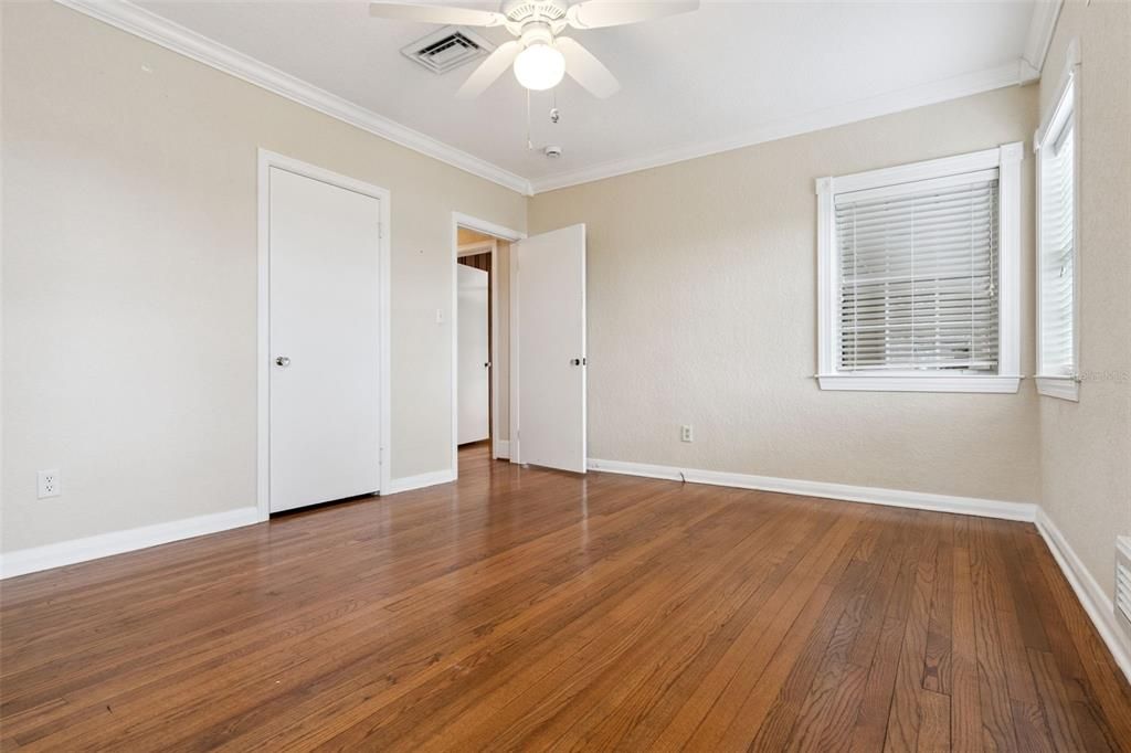 合同活跃: $475,000 (3 贝兹, 2 浴室, 2250 平方英尺)