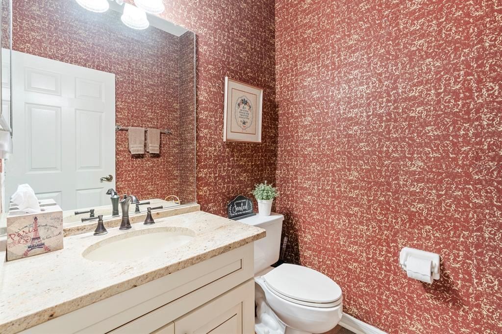 For Sale: $319,900 (3 beds, 3 baths, 2083 Square Feet)