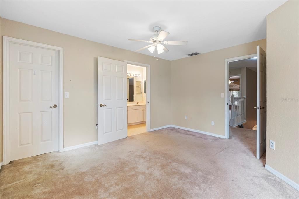 For Sale: $319,900 (3 beds, 3 baths, 2083 Square Feet)