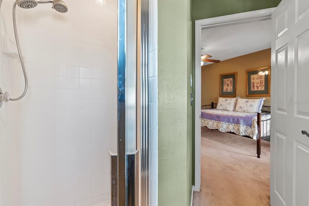 For Sale: $319,900 (3 beds, 3 baths, 2083 Square Feet)