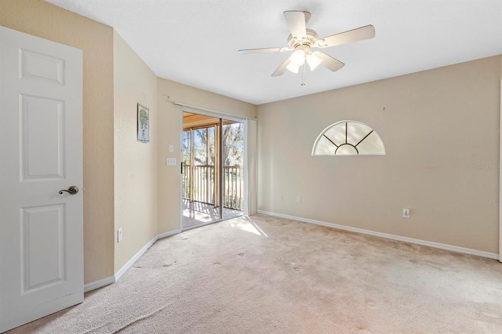 For Sale: $319,900 (3 beds, 3 baths, 2083 Square Feet)