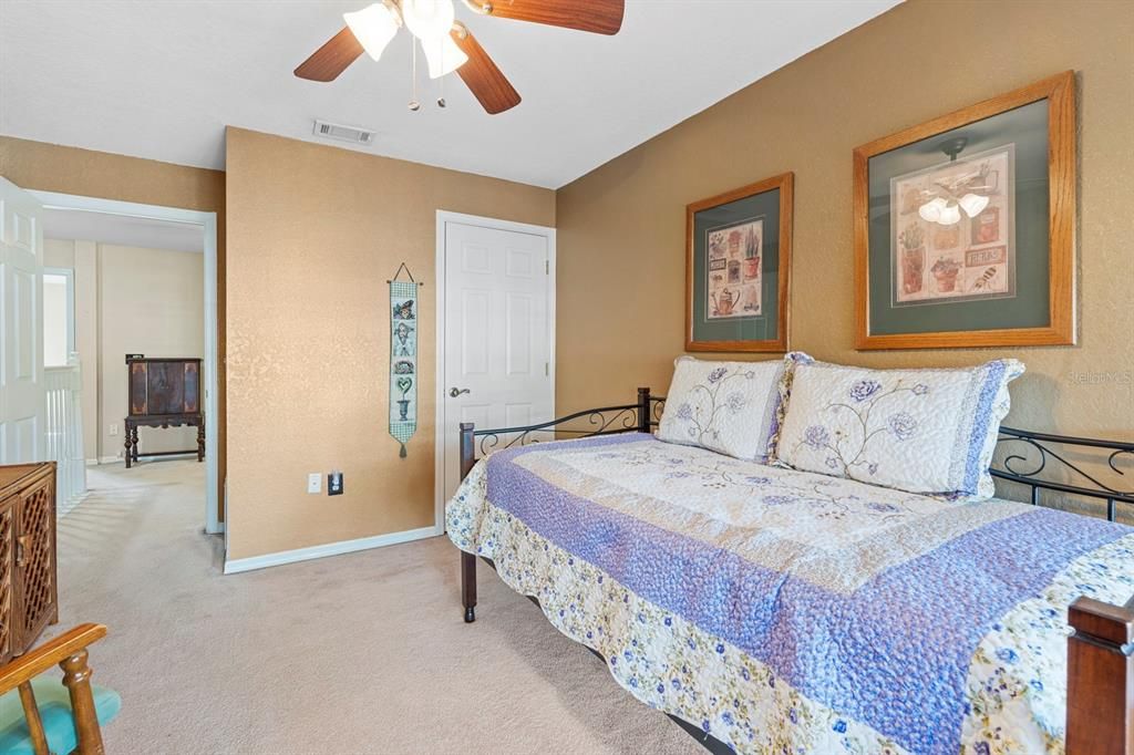 For Sale: $319,900 (3 beds, 3 baths, 2083 Square Feet)