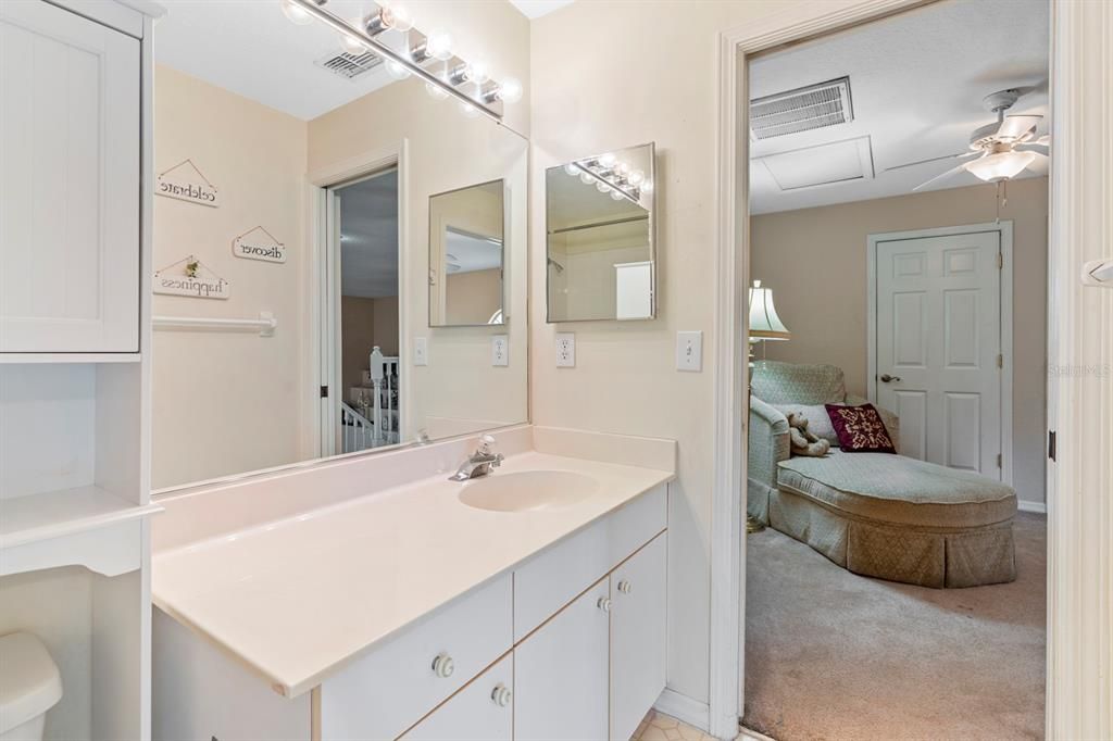 For Sale: $319,900 (3 beds, 3 baths, 2083 Square Feet)