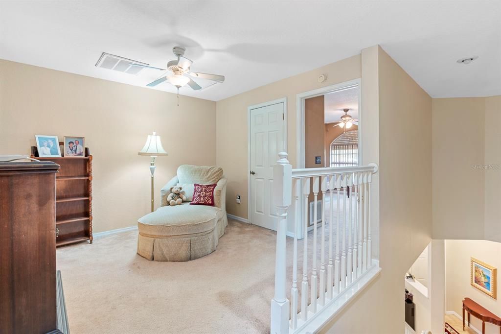 For Sale: $319,900 (3 beds, 3 baths, 2083 Square Feet)