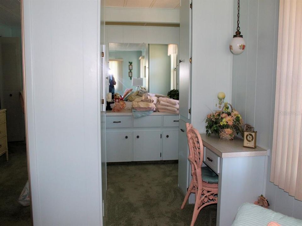 待售: $122,000 (2 贝兹, 2 浴室, 1296 平方英尺)