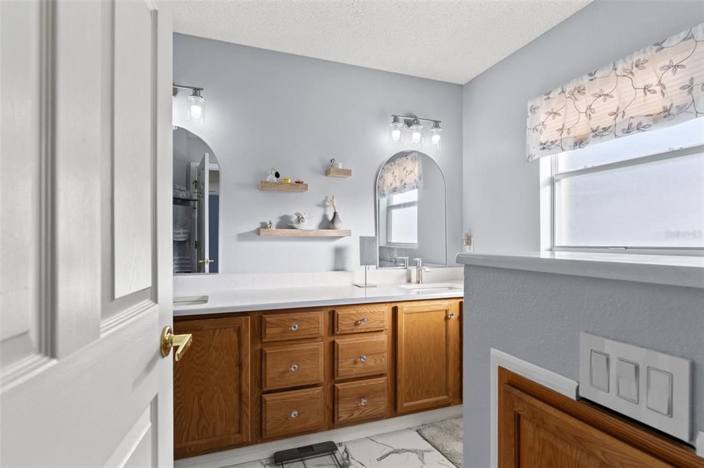 待售: $295,000 (3 贝兹, 2 浴室, 1676 平方英尺)