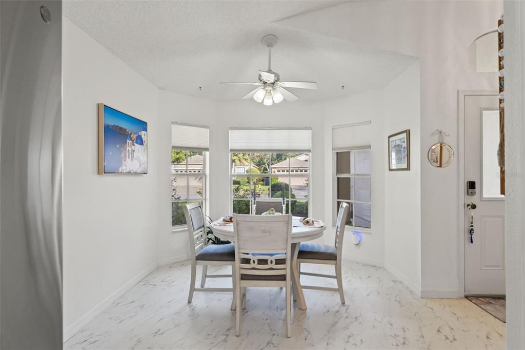 待售: $295,000 (3 贝兹, 2 浴室, 1676 平方英尺)