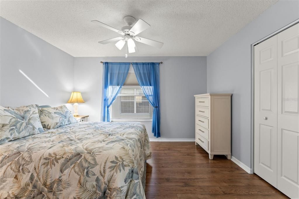 待售: $295,000 (3 贝兹, 2 浴室, 1676 平方英尺)