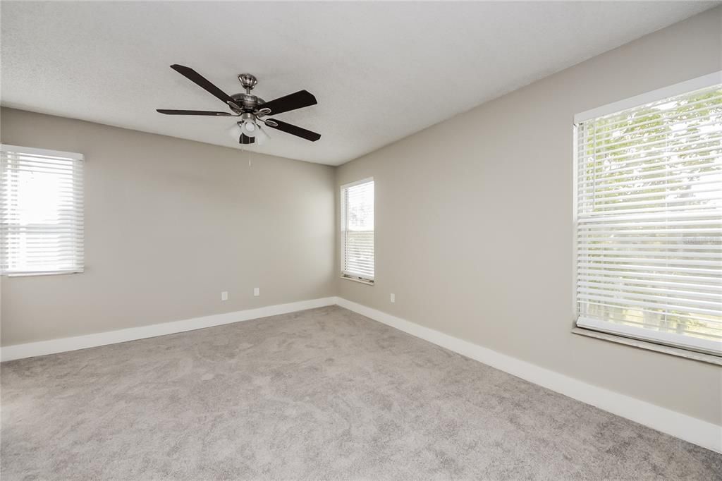 В аренду: $2,425 (3 спален, 2 ванн, 1357 Квадратных фут)