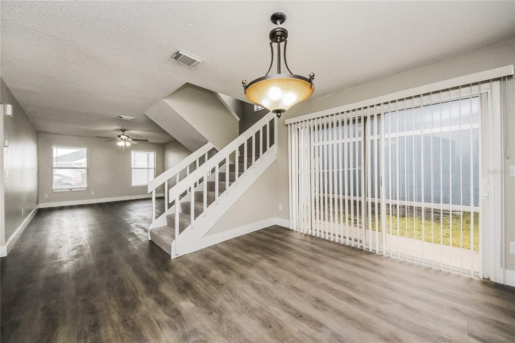 В аренду: $2,425 (3 спален, 2 ванн, 1357 Квадратных фут)