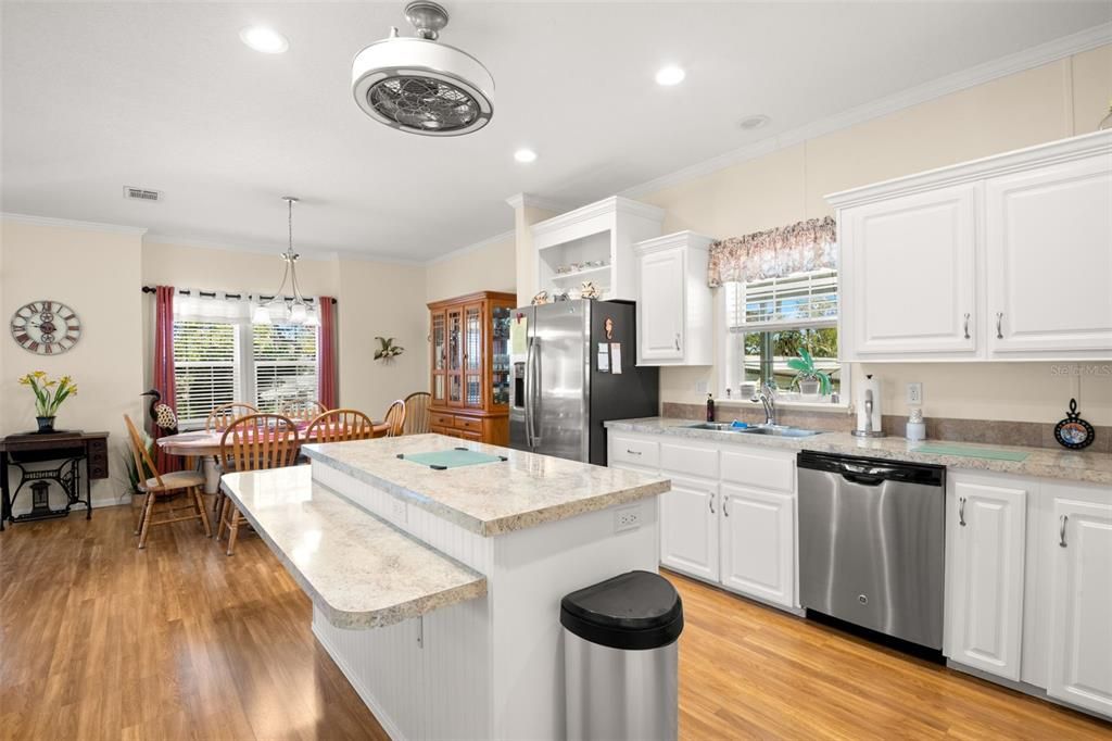 Active With Contract: $250,000 (2 beds, 2 baths, 1303 Square Feet)